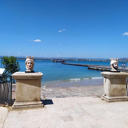 Delos E Artemide Apartment Syracuse Bagian luar foto