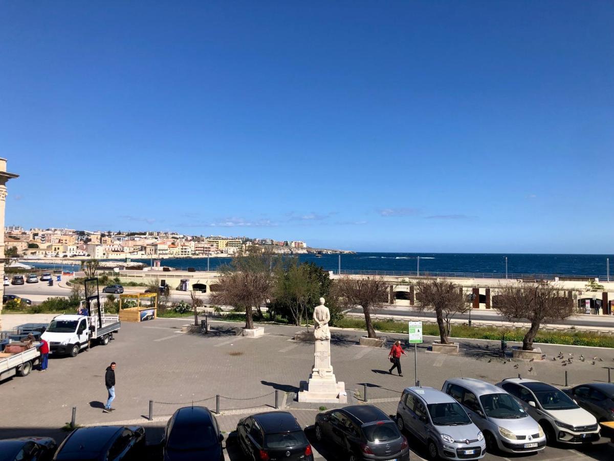 Delos E Artemide Apartment Syracuse Bagian luar foto