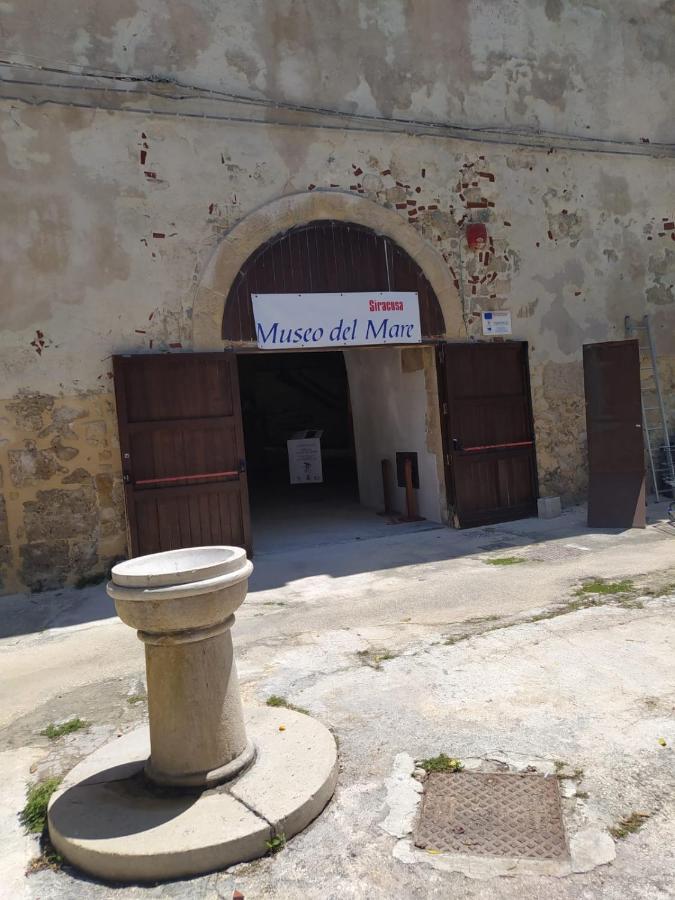 Delos E Artemide Apartment Syracuse Bagian luar foto